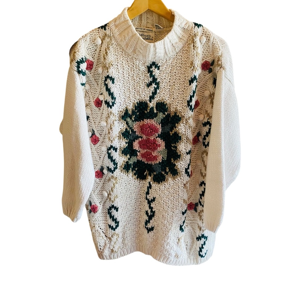 COLLEENS COLLECTIBLES Vintage Hand Knit Floral Sweater 90s Butter Mom